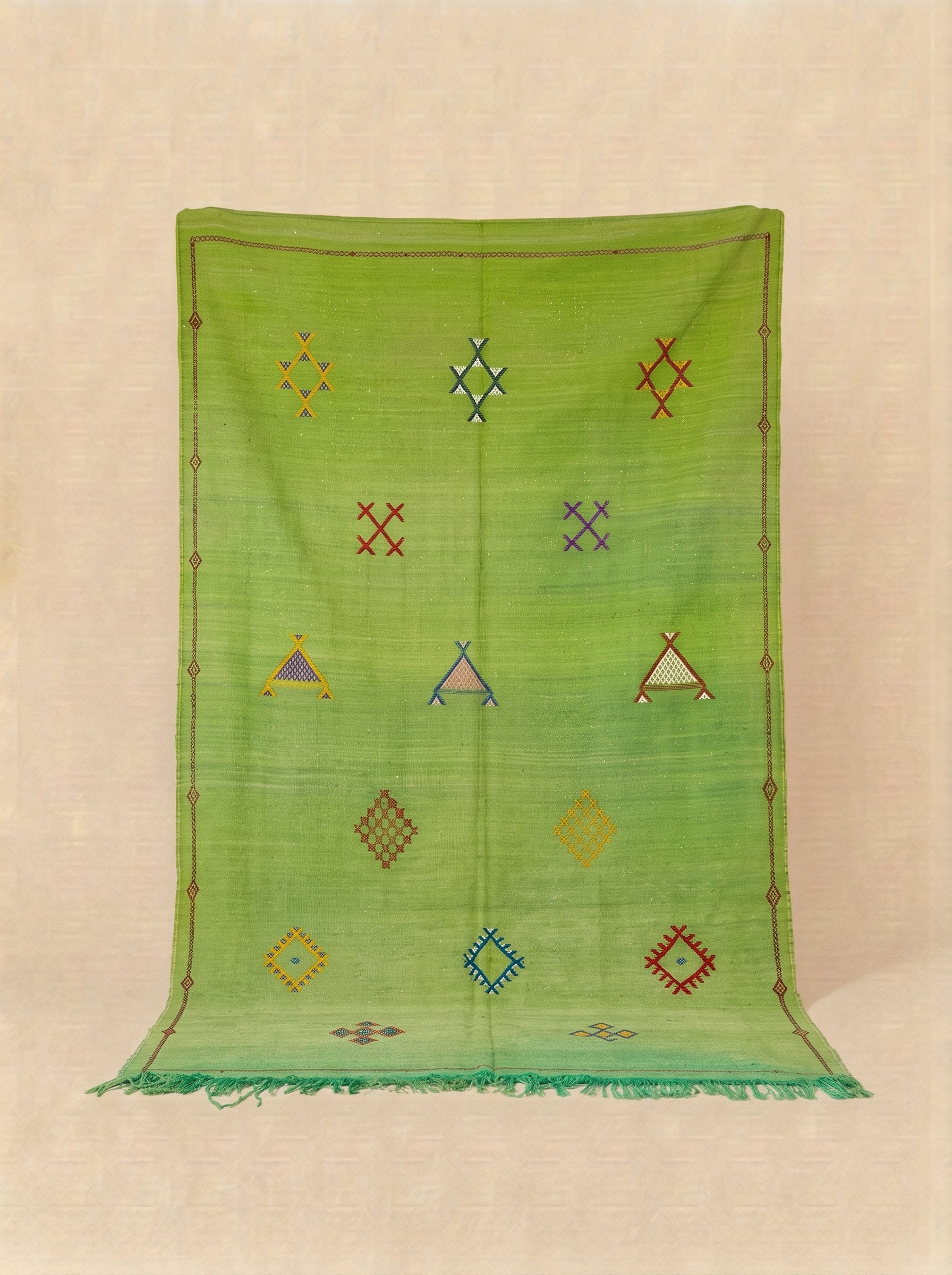 Handwoven Moroccan Sabra Cactus Silk Rug - Vibrant Green (150x90 cm)